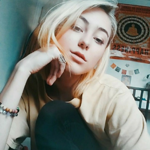 Meet your Posher, Nora - Picture 1 of 1